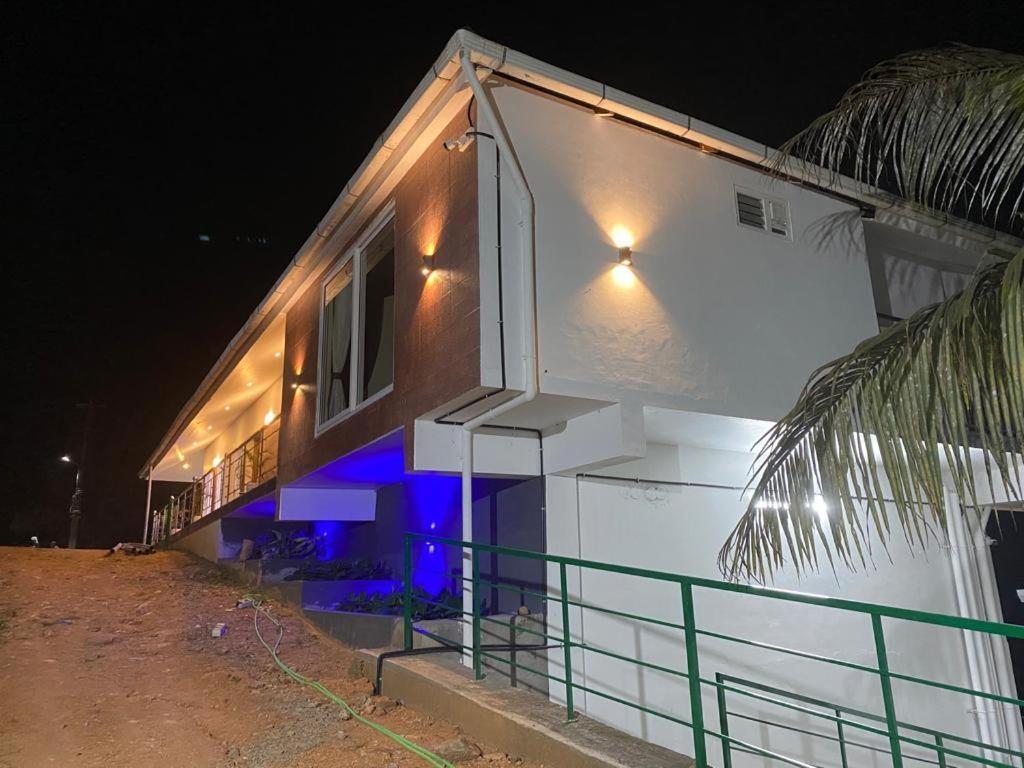 Earth Lounge Resort 瓦加蒙 外观 照片